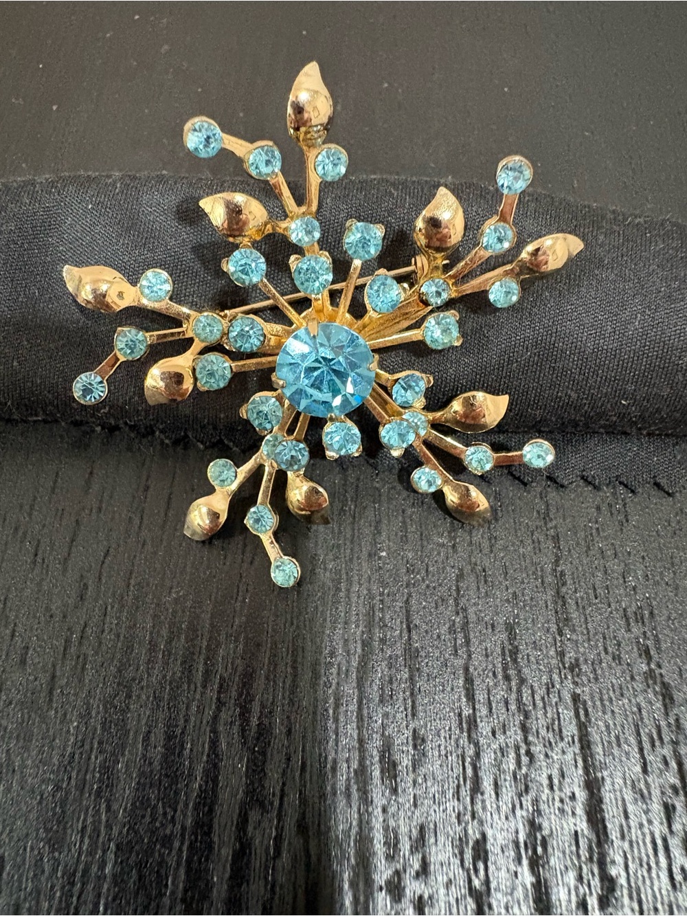 Coro Mid-Century Vintage Aqua Rhinestone/Crystal Burst Brooch - Women Jewelry